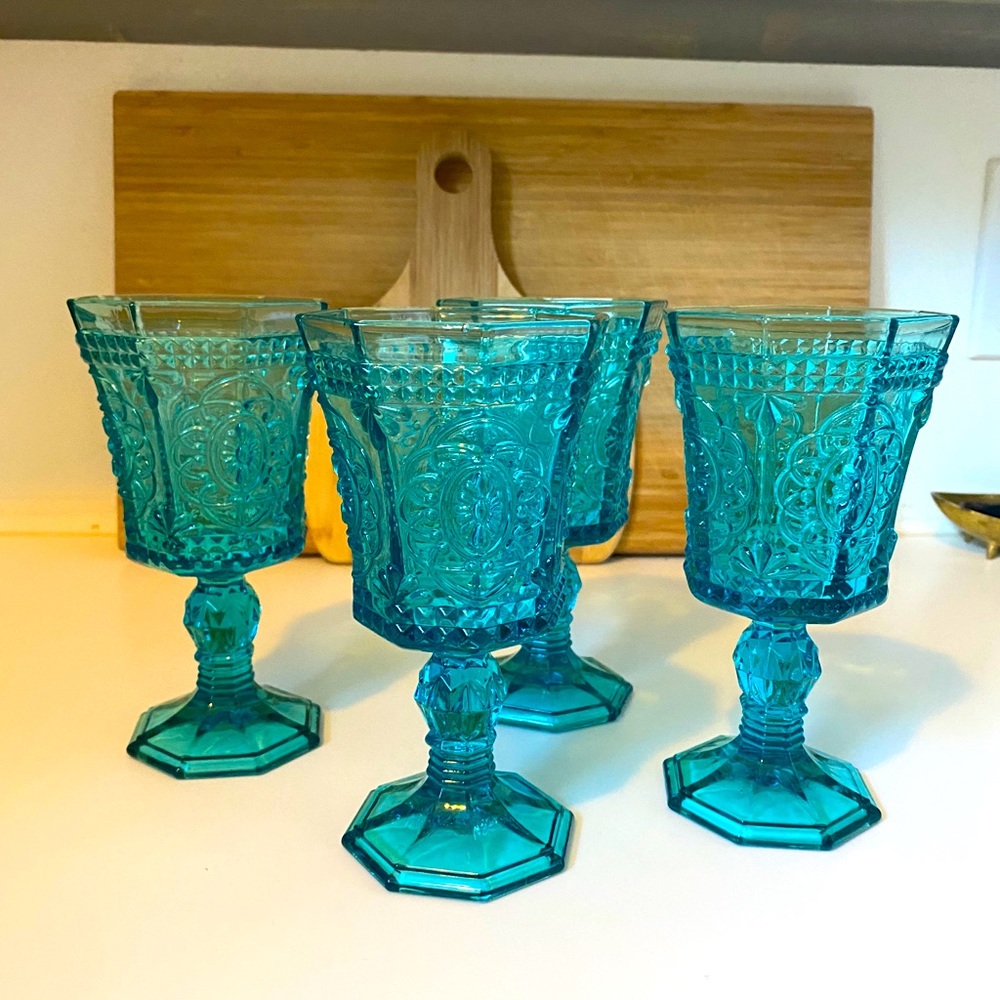 Set of 4 drink glasses